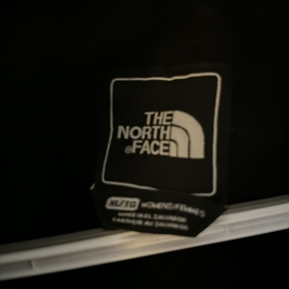 NORTHFACE WINTER JACKET - Picture 2 of 9